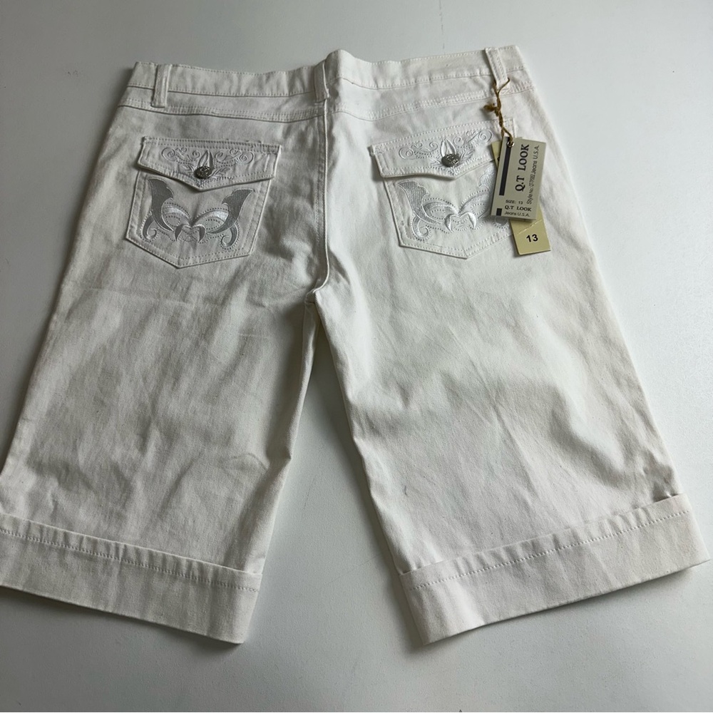O.T Look women’s size 13 Bermuda jean shorts‎ with cuff button bottom hem